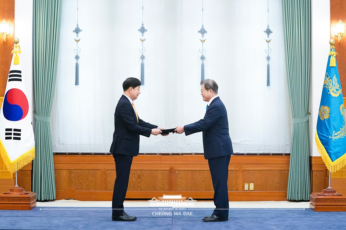 신임 국무조정실장 및 국민권익위원장 임명장 수여식