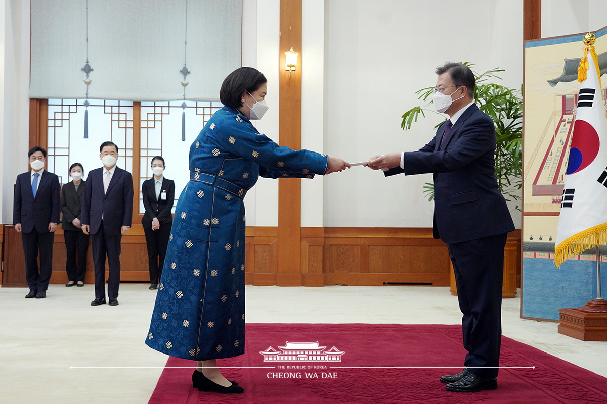 주한대사 신임장 제정식