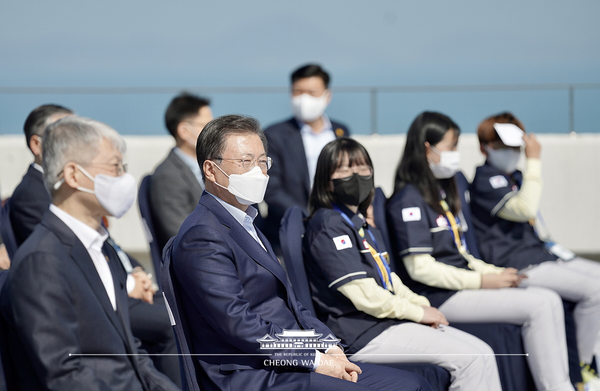 누리호 종합연소시험 참관 및 대한민국 우주전략 보고대회