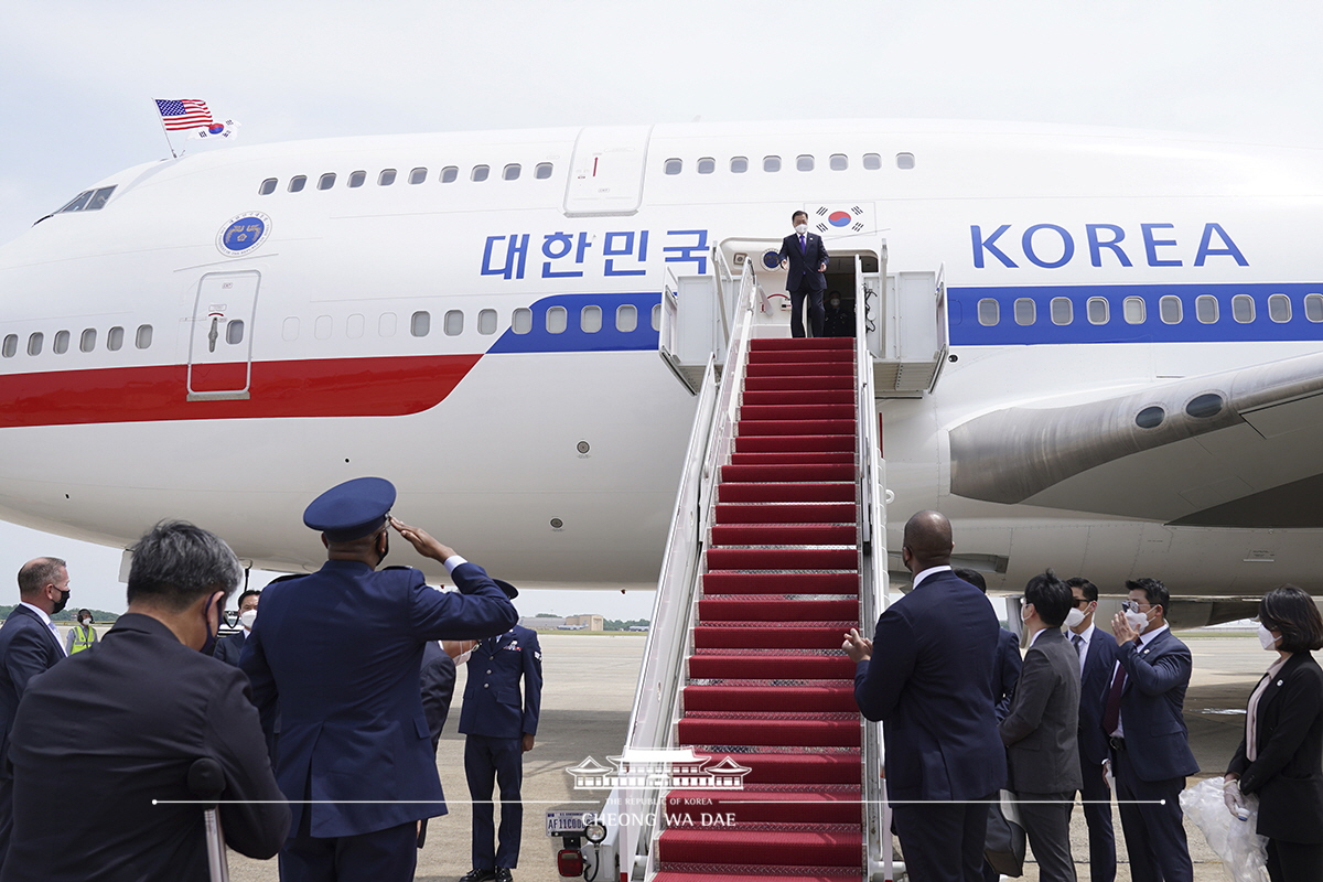 워싱턴 공항 출발 행사