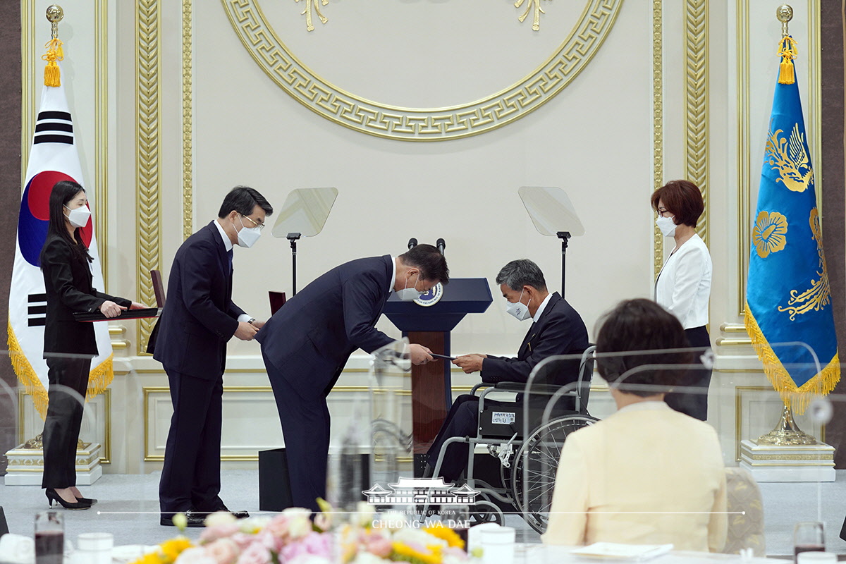 국가유공자 및 보훈가족 초청 오찬