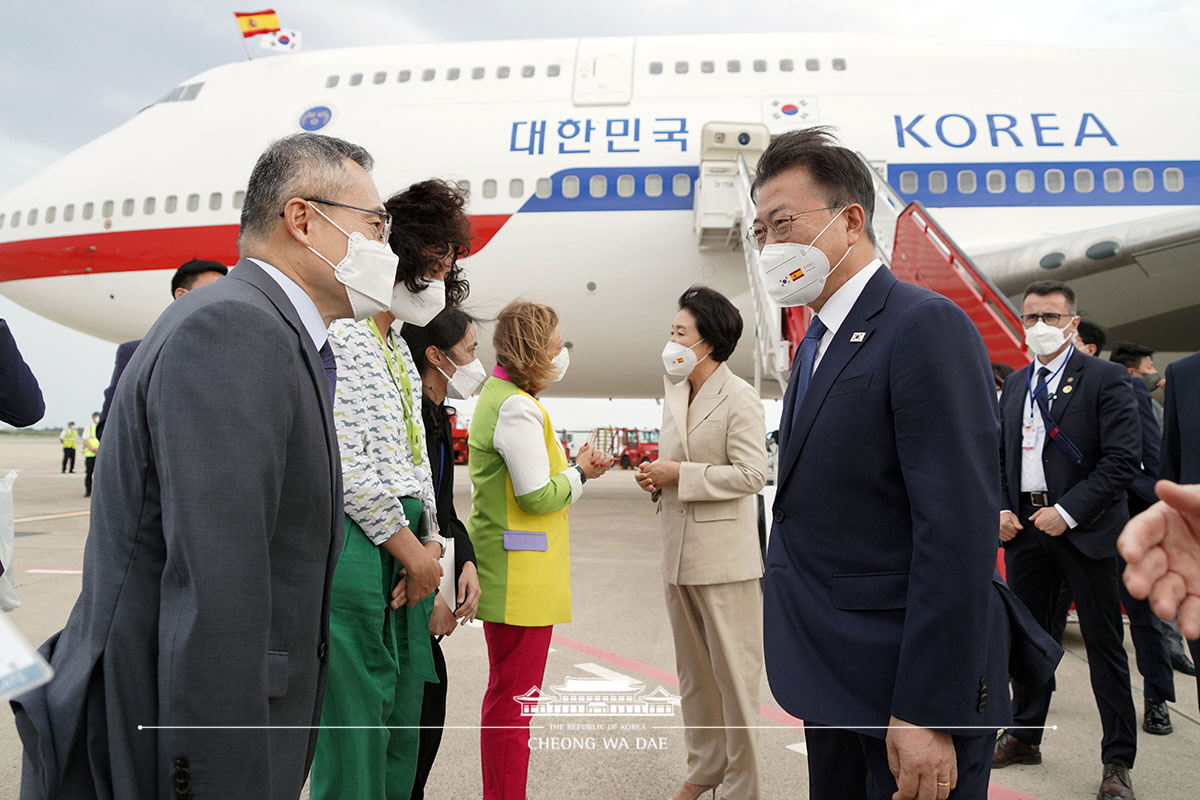 바르셀로나 공항 도착 행사