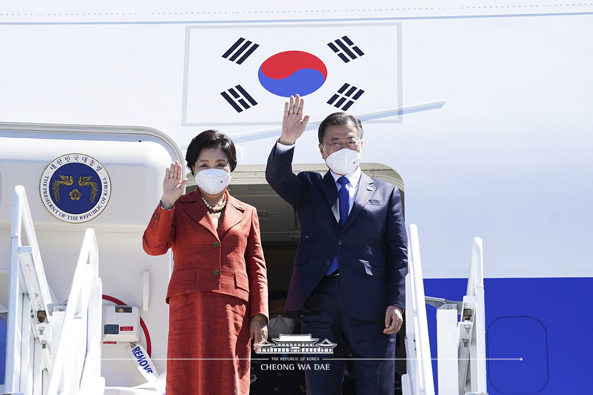 영국 공항 출발 행사