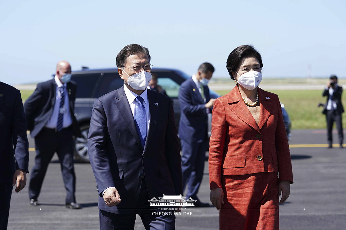 영국 공항 출발 행사