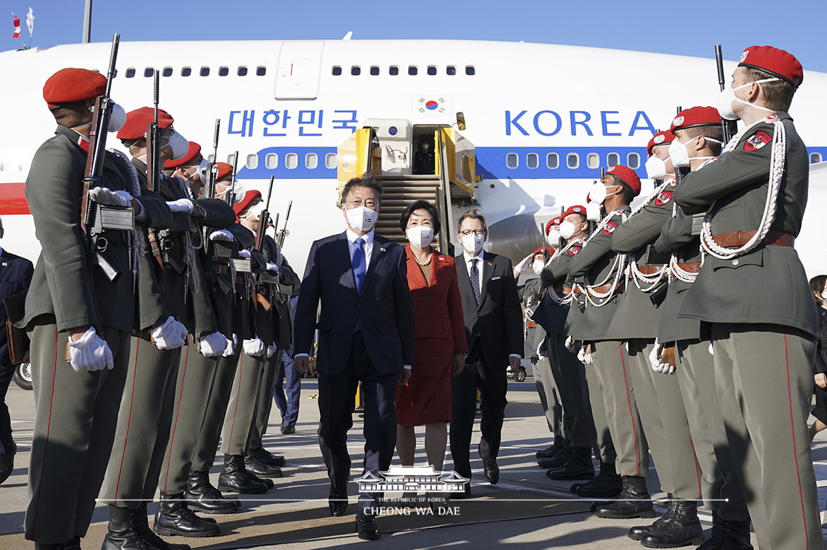 오스트리아 공항 도착 행사