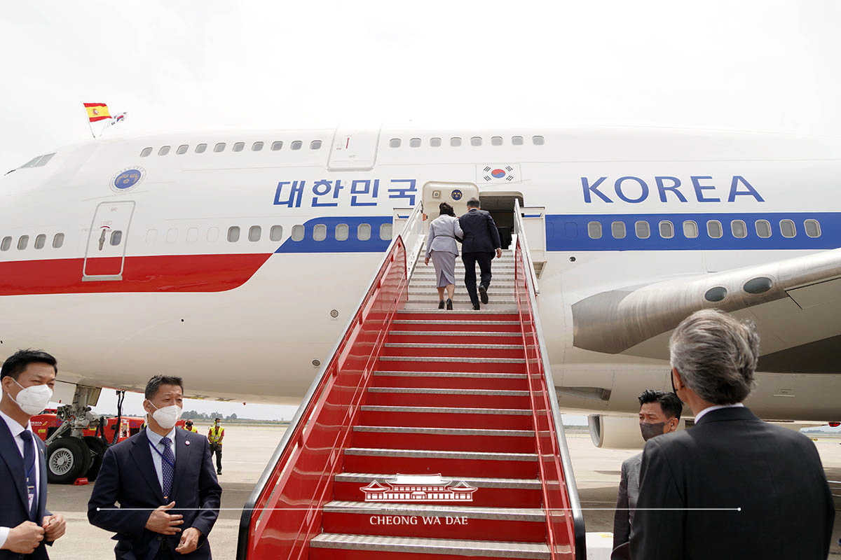 바르셀로나 공항 출발 행사