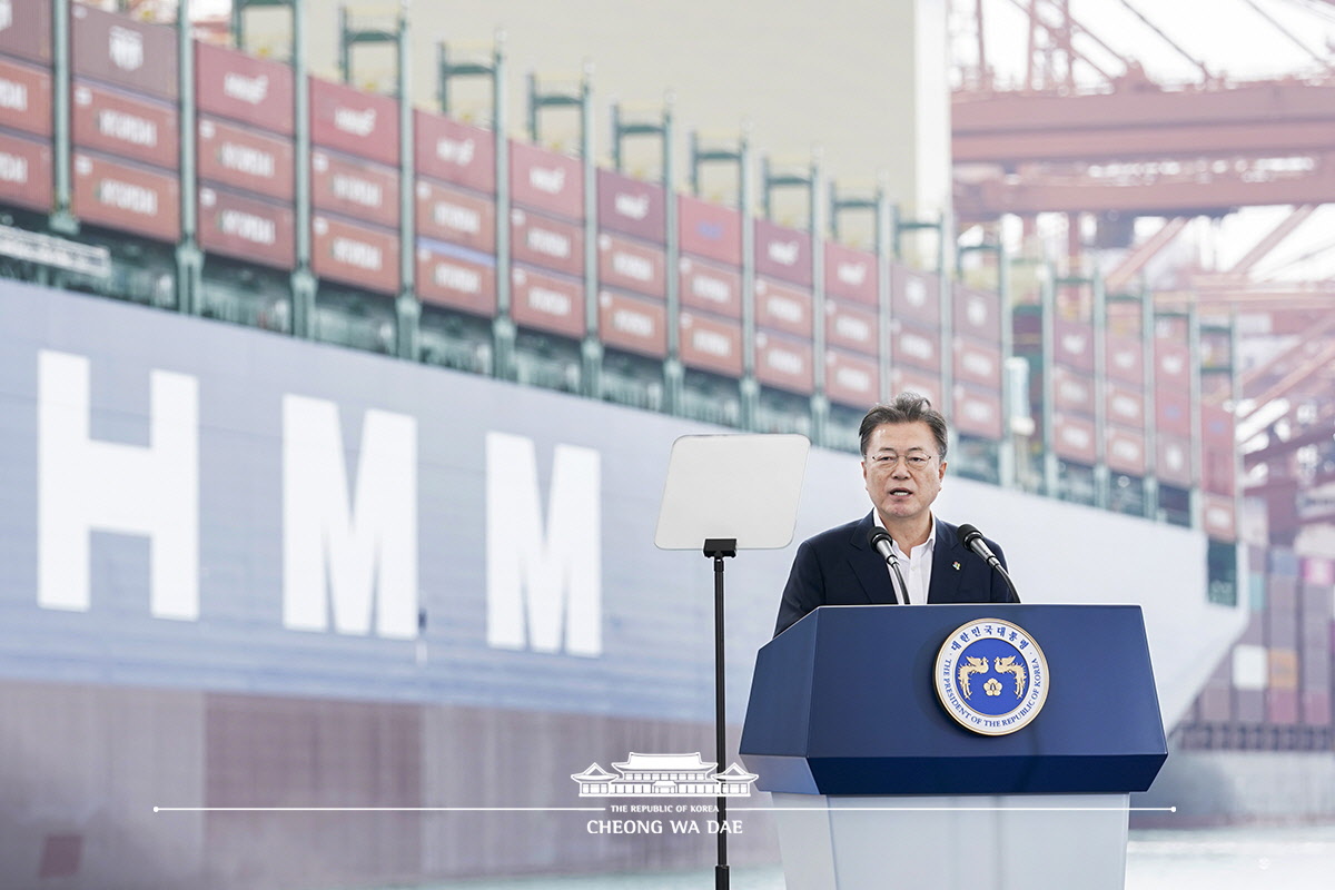 해운산업 리더 국가 실현전략 선포 및 1.6만TEU급 한울호 출항식 모두발언 사진