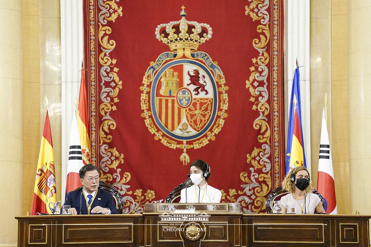 스페인 상원의사당을 방문, 대한민국 대통령 최초로 상·하원 합동연설을 했습니다 사진