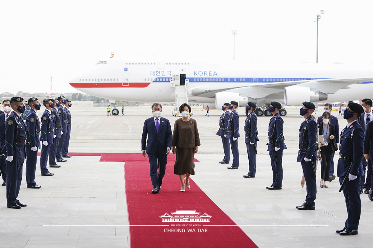 마드리드 공항 도착 행사