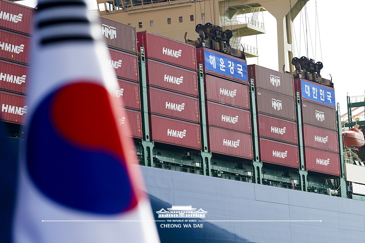 해운산업 리더 국가 실현전략 선포 및 1.6만TEU급 한울호 출항식