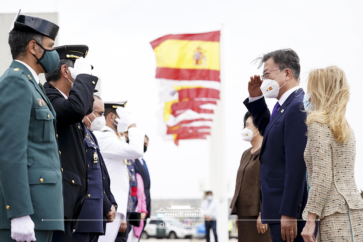 마드리드 공항 도착 행사