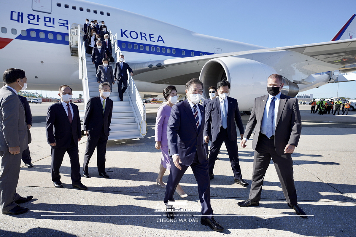 뉴욕 공항 도착 행사