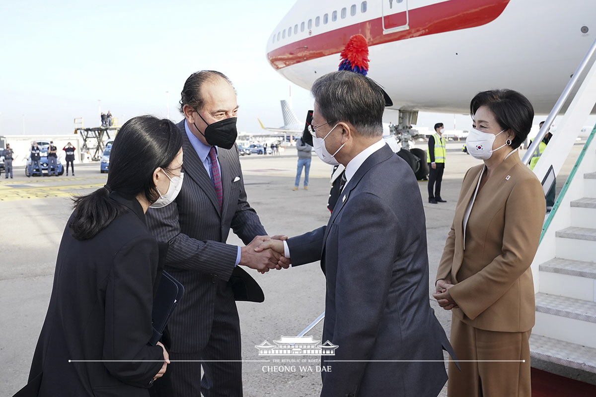 로마 공항 도착 행사