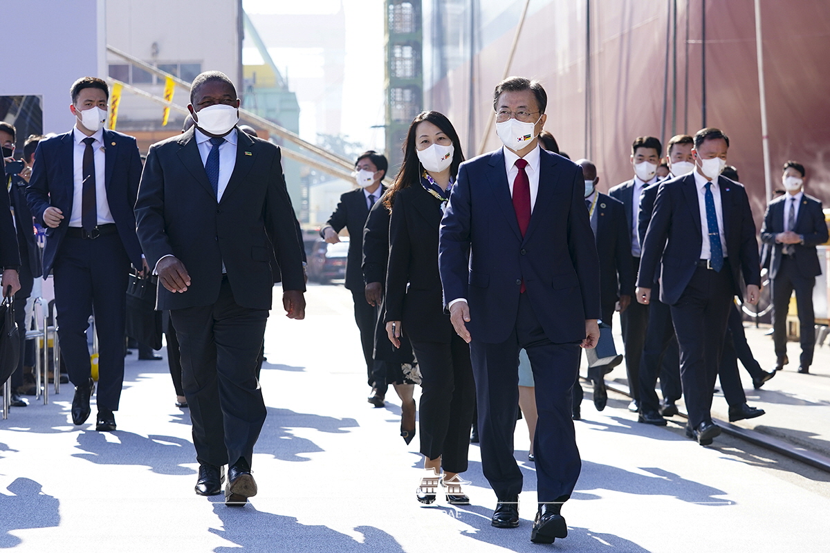 한-모잠비크 FLNG선 출항 명명식