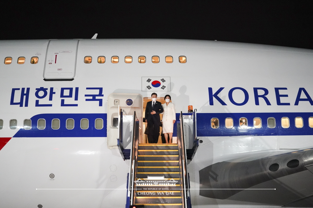 캔버라 공항 도착 행사