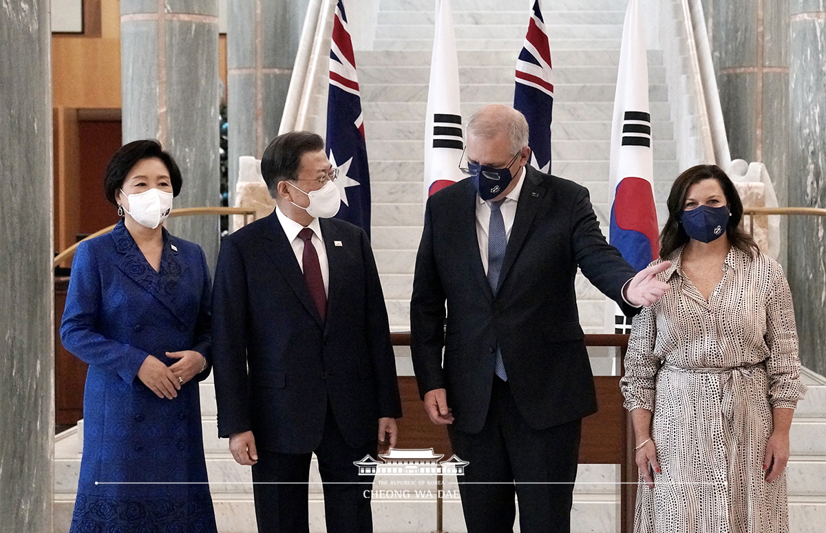 국회의사당 방명록 서명 및 기념촬영