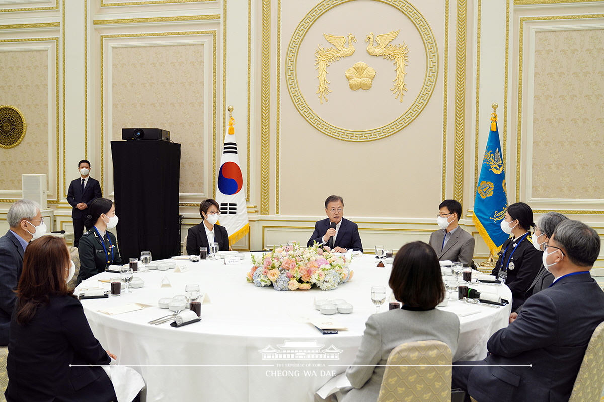 방역 관계자 격려 오찬 간담회 관련 박경미 대변인 서면브리핑 사진