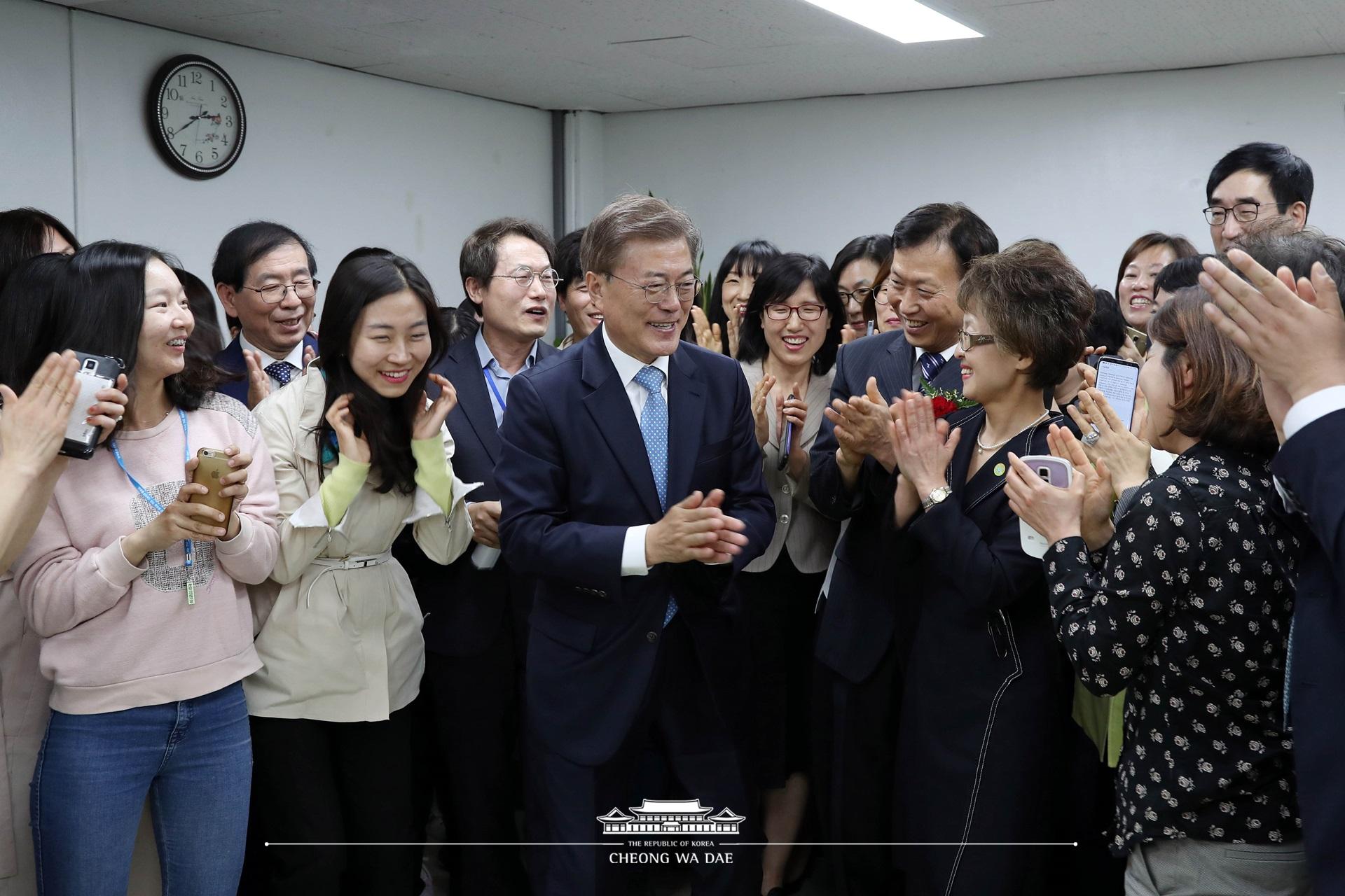 문재인 대통령_미세먼지관련 은정초교방문