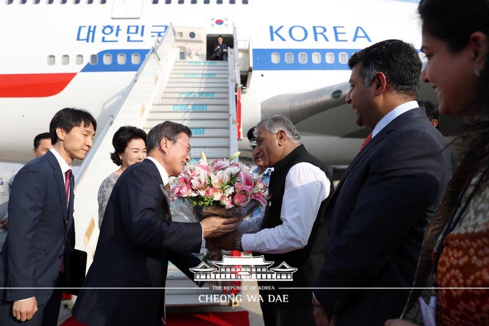 인도 공항 도착 행사