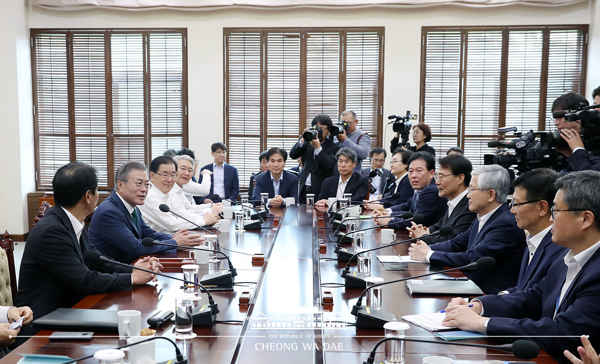 대통령 주재 수석보좌관회의