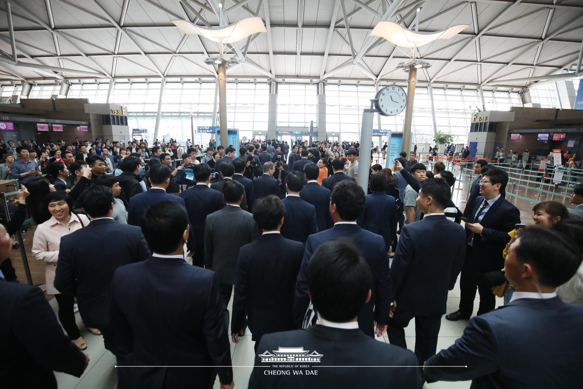 문재인 대통령_인천공항 비정규직 전환 인천공항