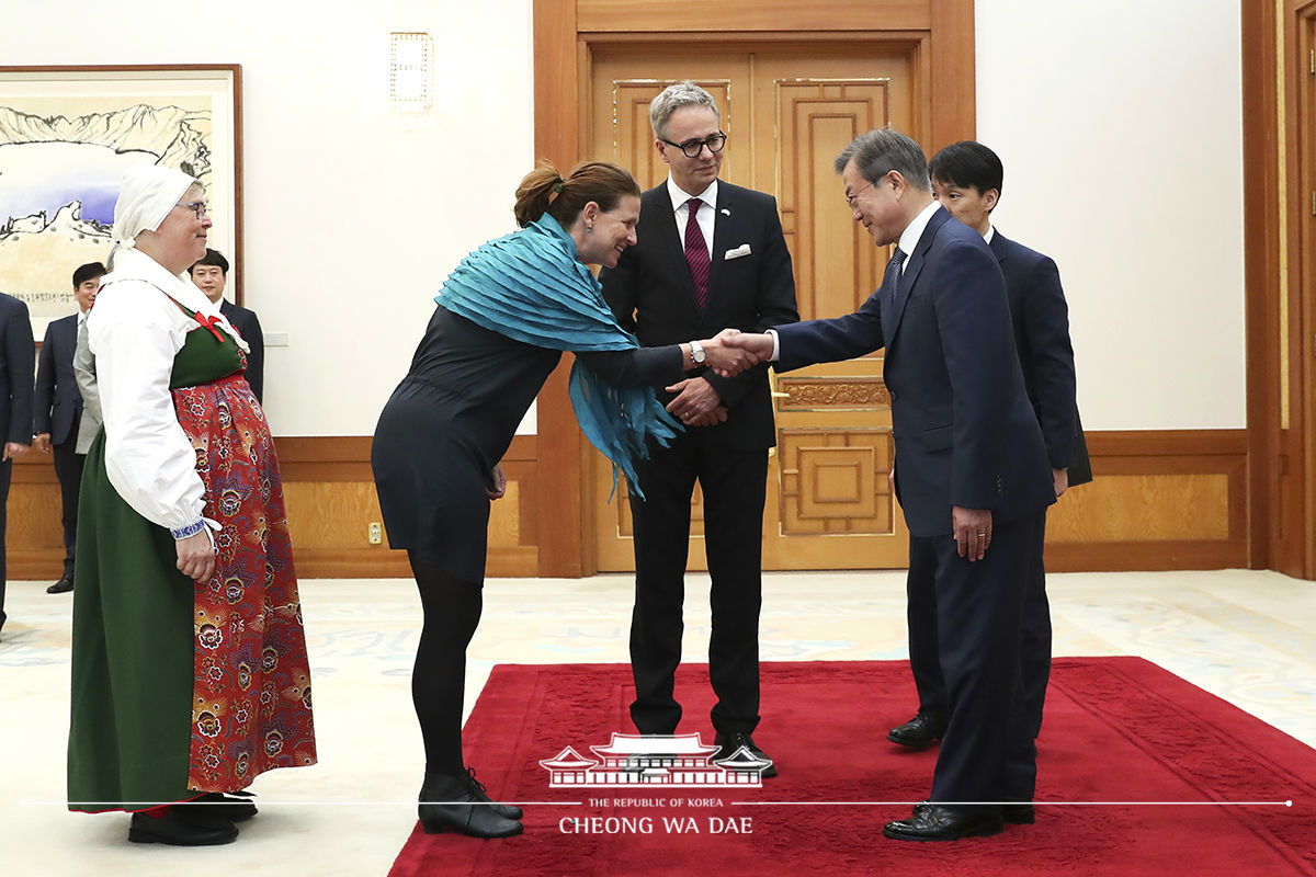 주한대사 신임장 제정식