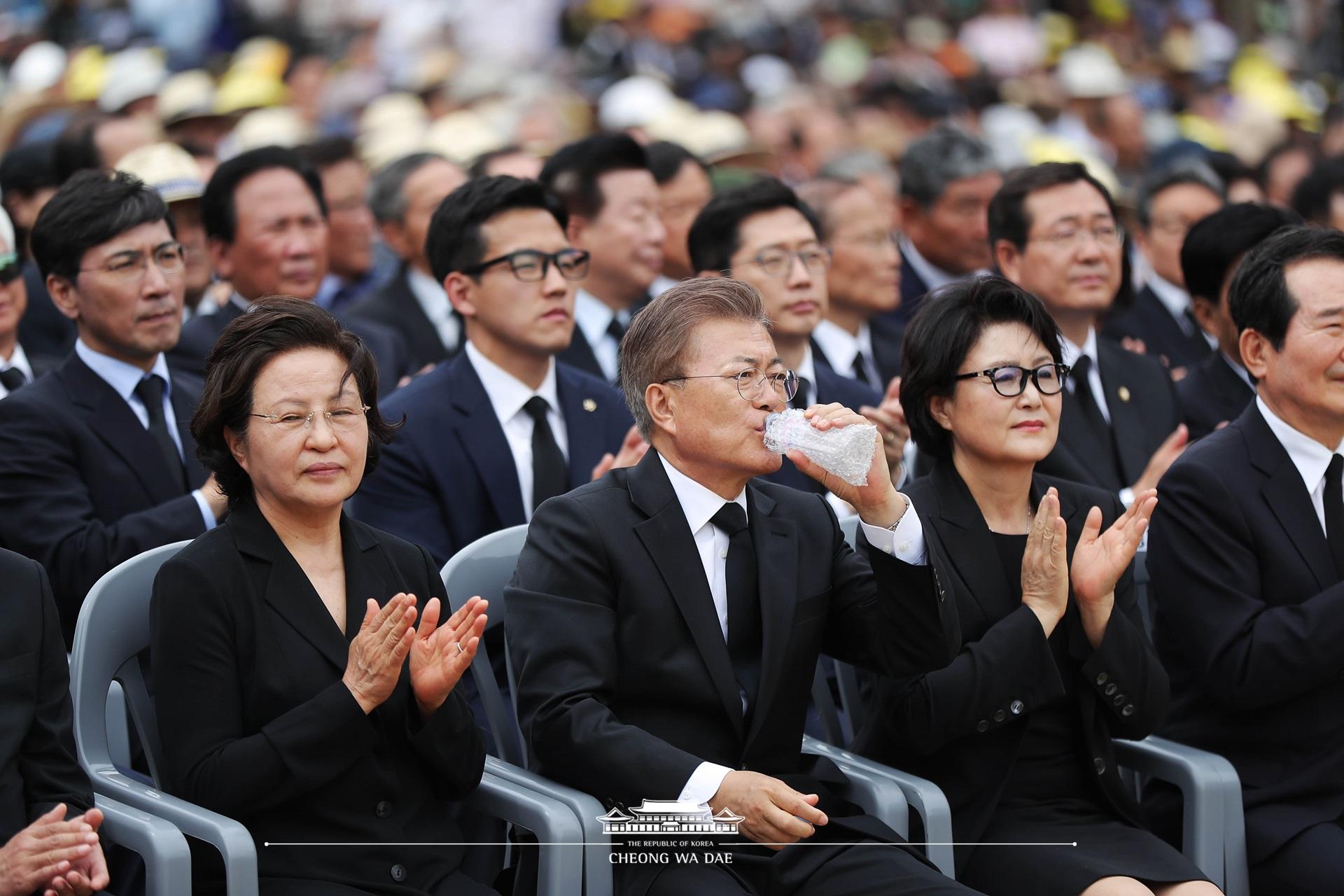 문재인 대통령_김정숙 여사_노무현 대통령 추모식