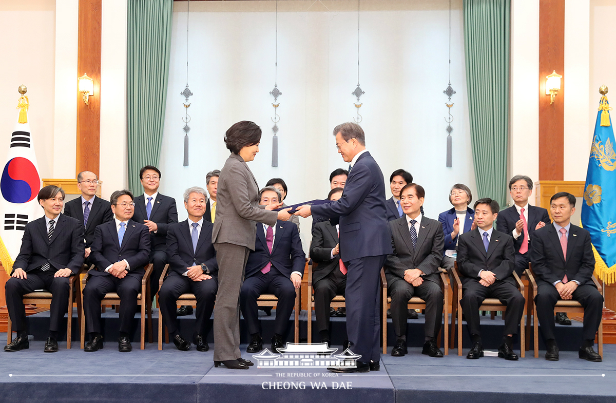 신임 장관 임명장 수여식