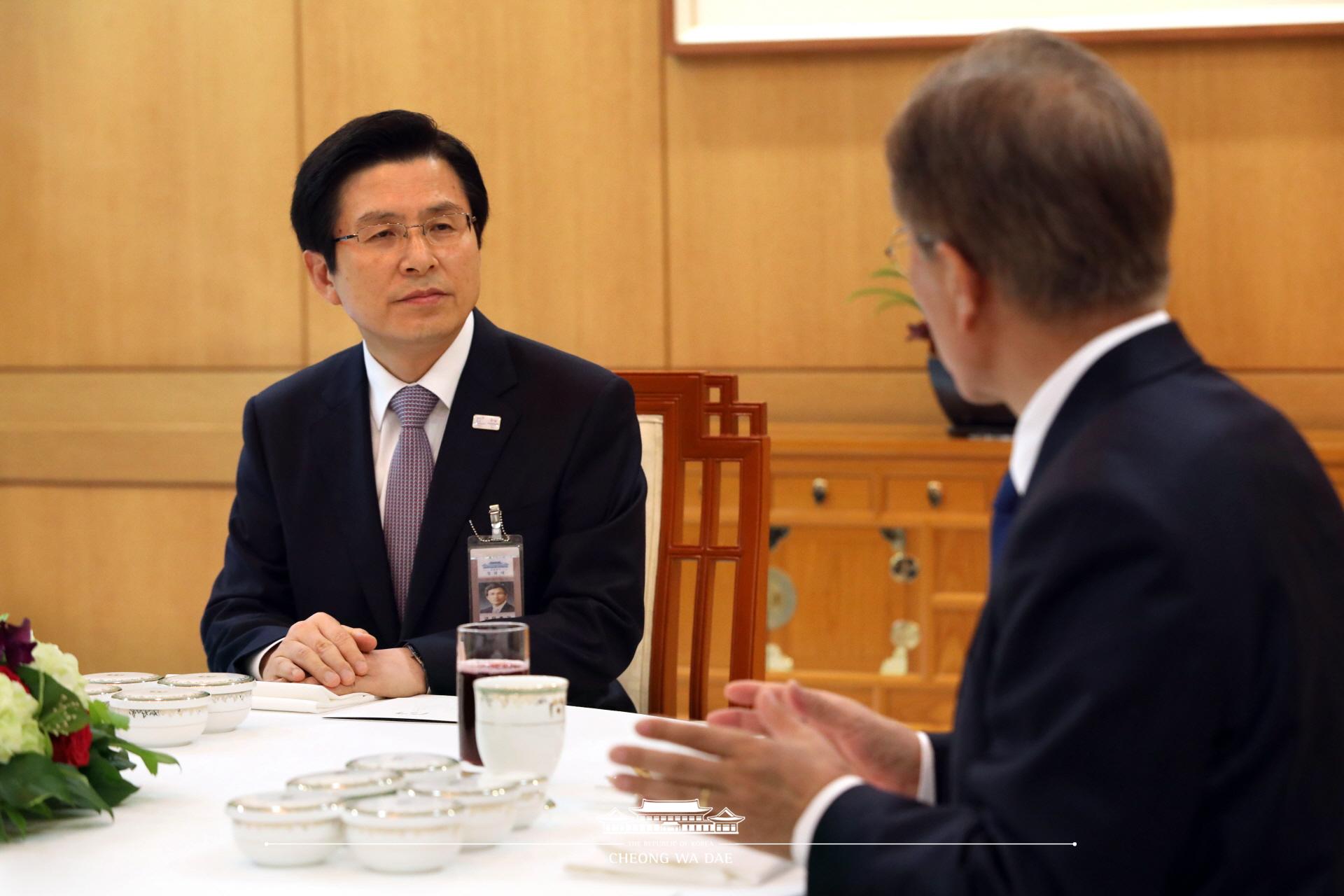 문재인대통령_황교안총리오찬