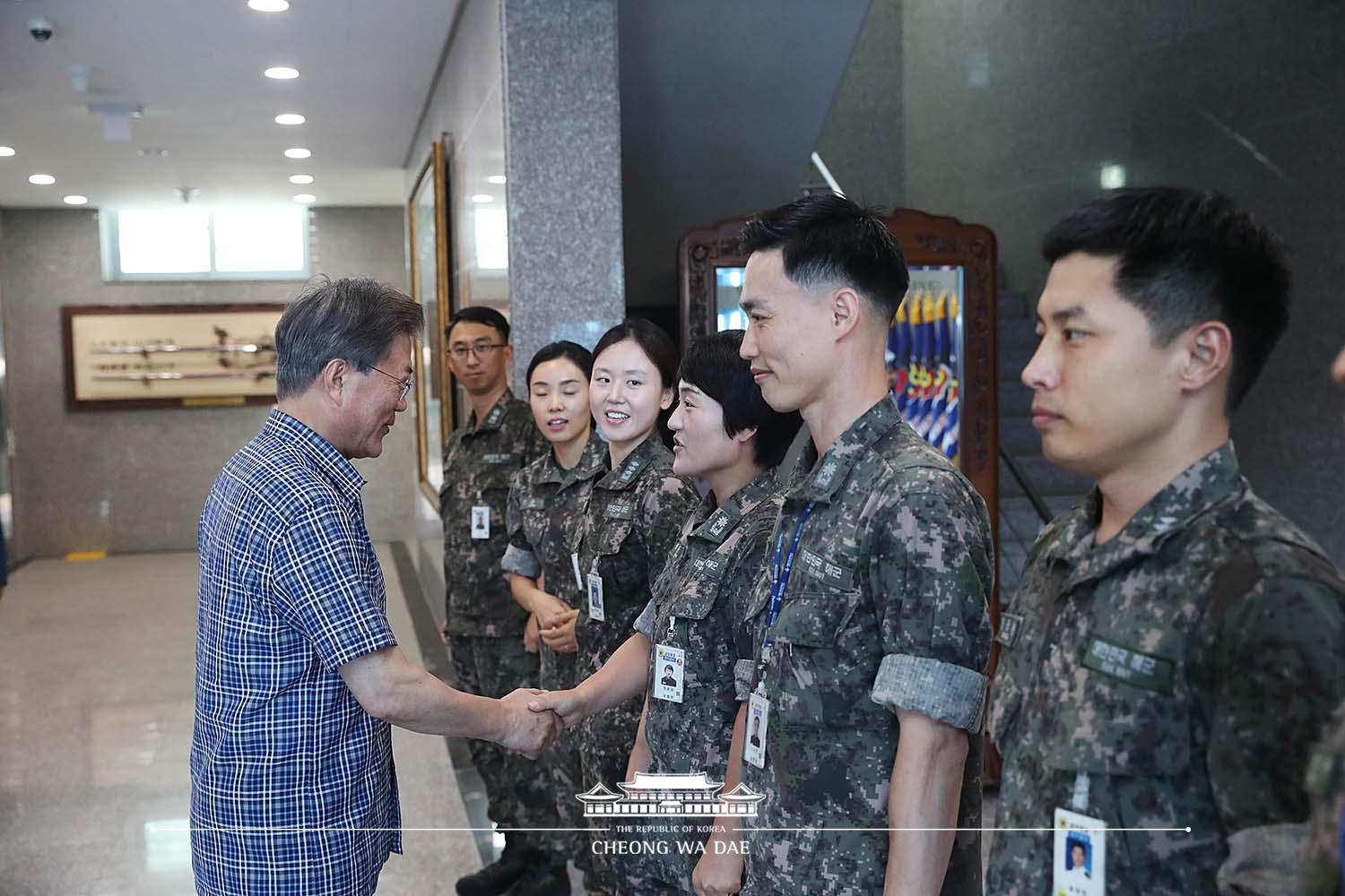 잠수함 사령부와 잠수함 안중근함, 잠수함 박물관을 방문