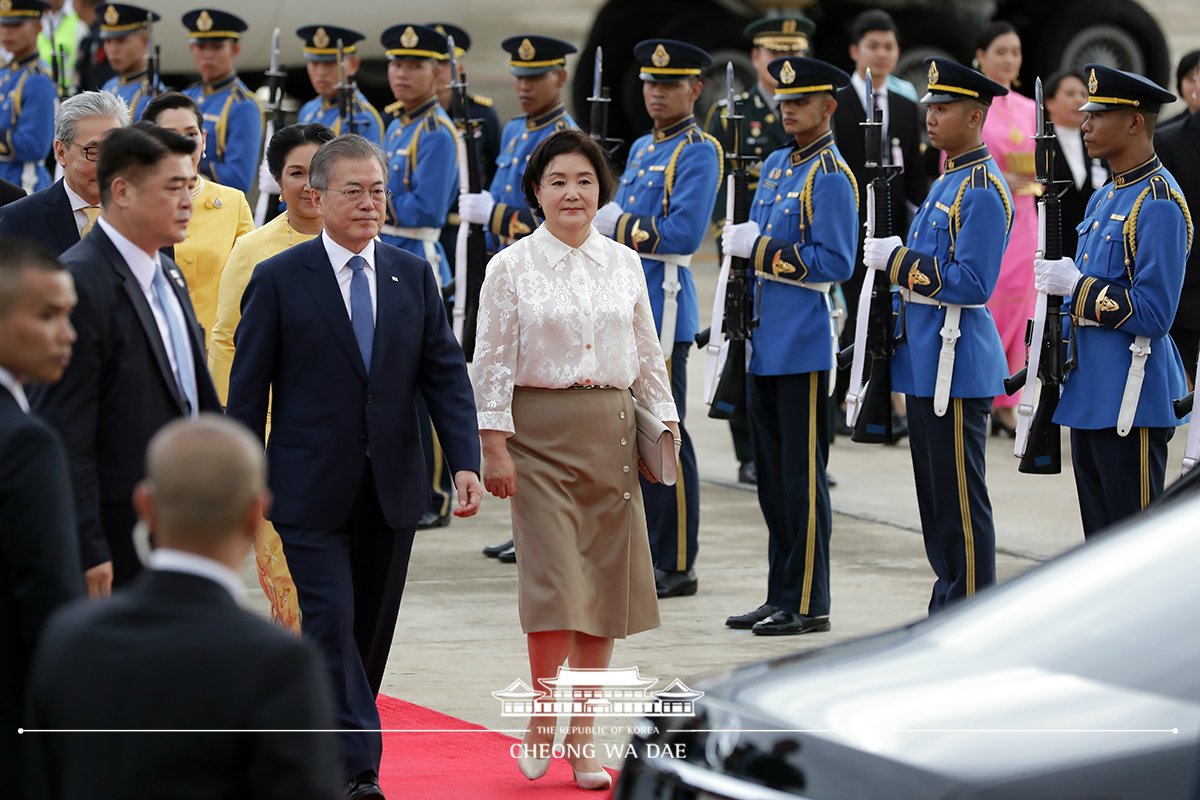 방콕 공항 도착 행사