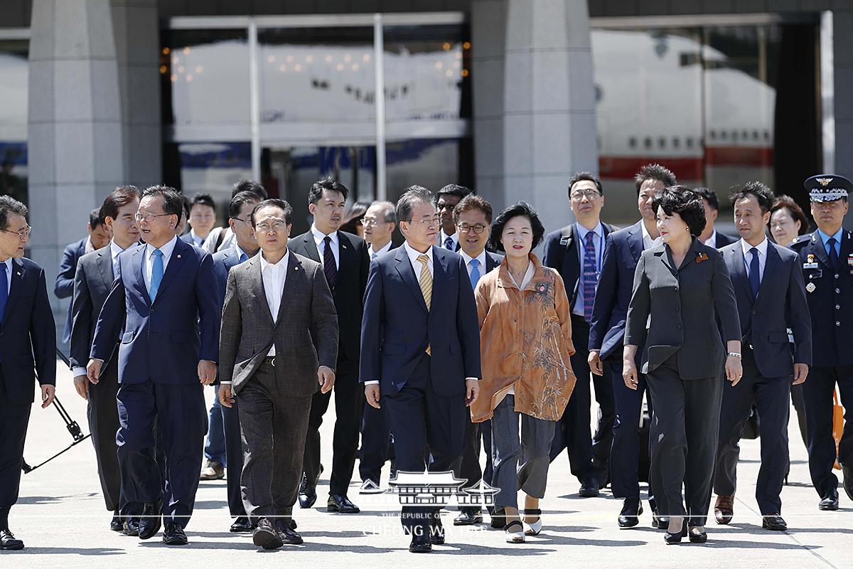 서울공항 출발