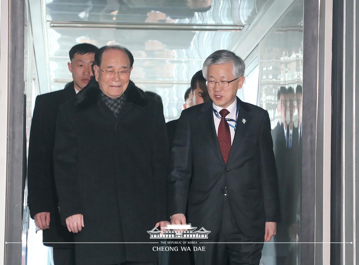 북측 고위급 대표단 인천공항 도착