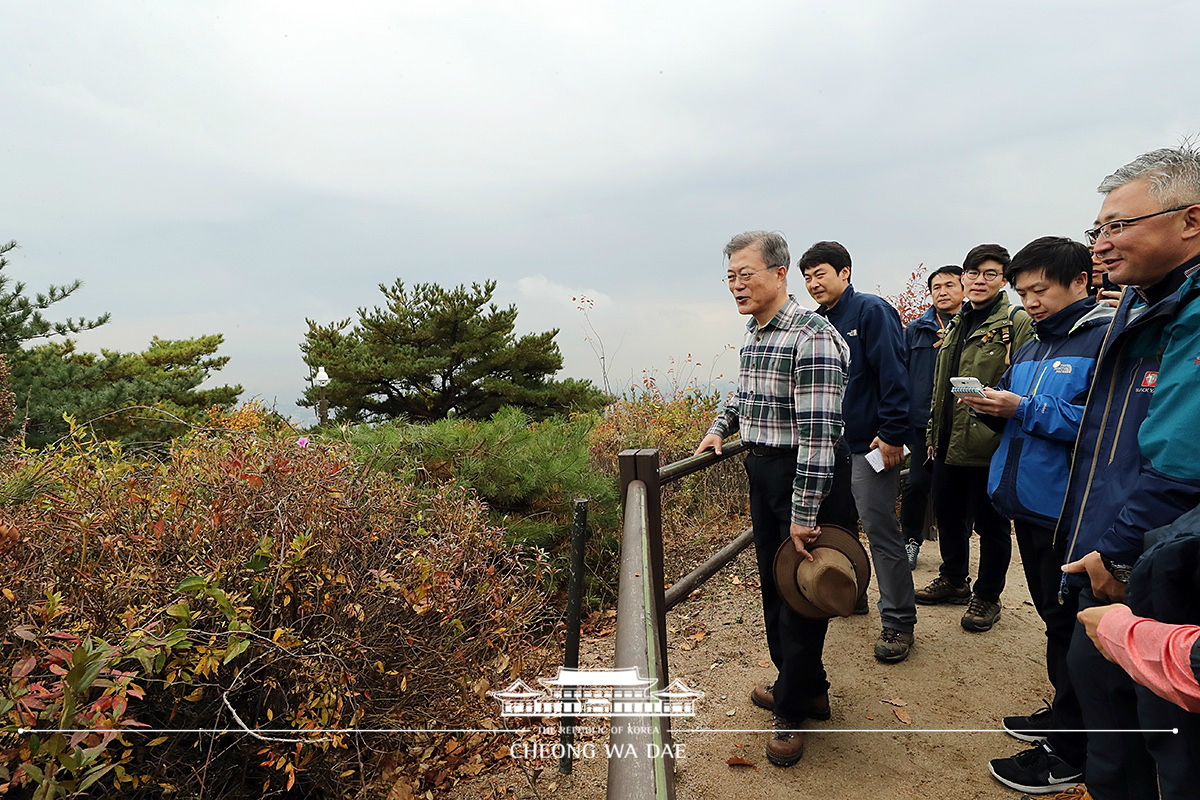 기자단과 북악산 산행