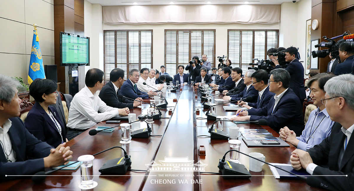 대통령 주재 수석보좌관회의