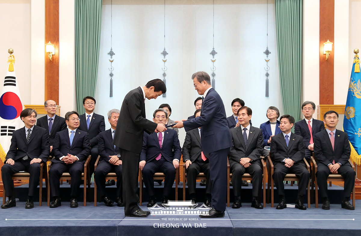 신임 장관 임명장 수여식