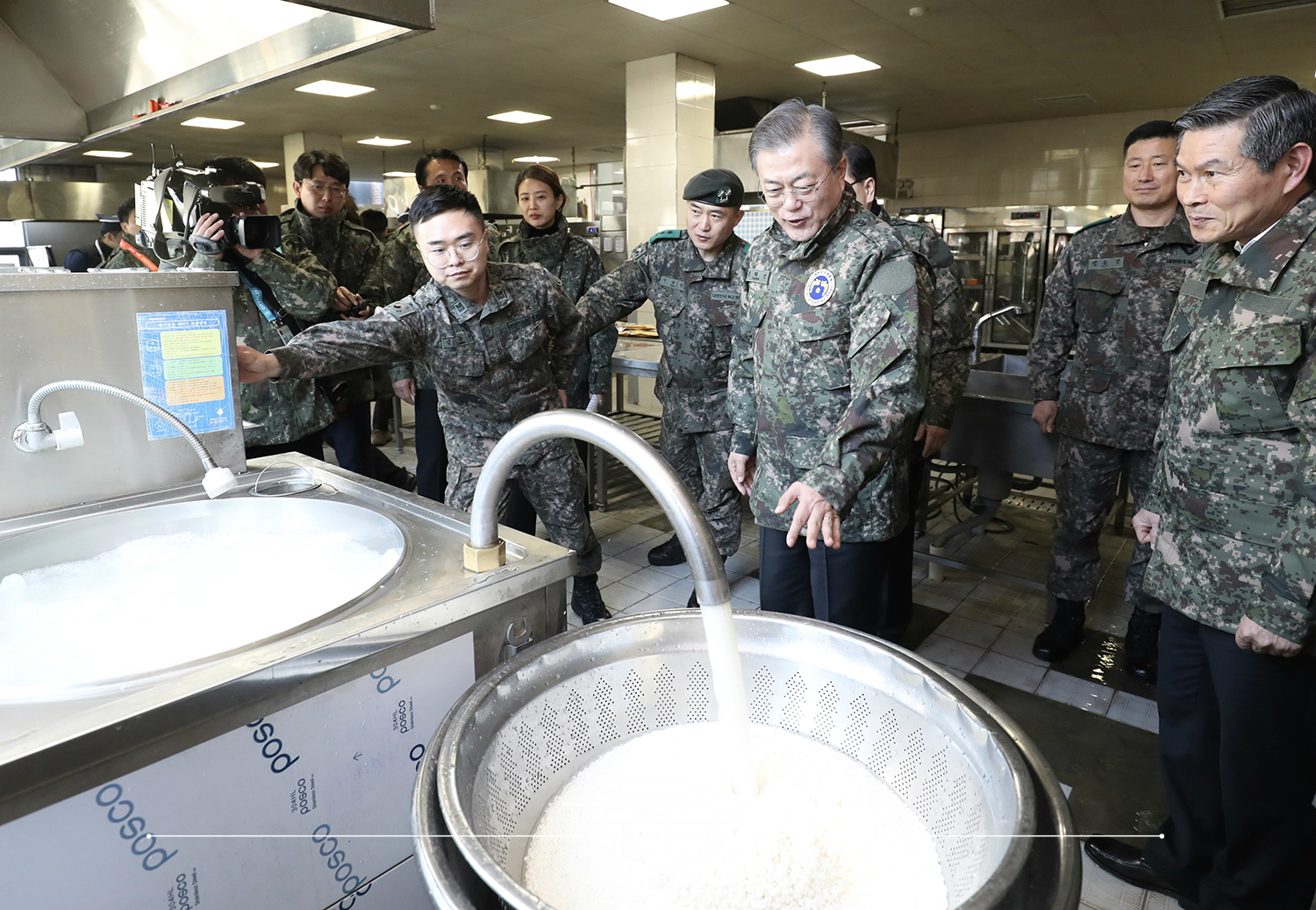 신병교육대대 장병 격려