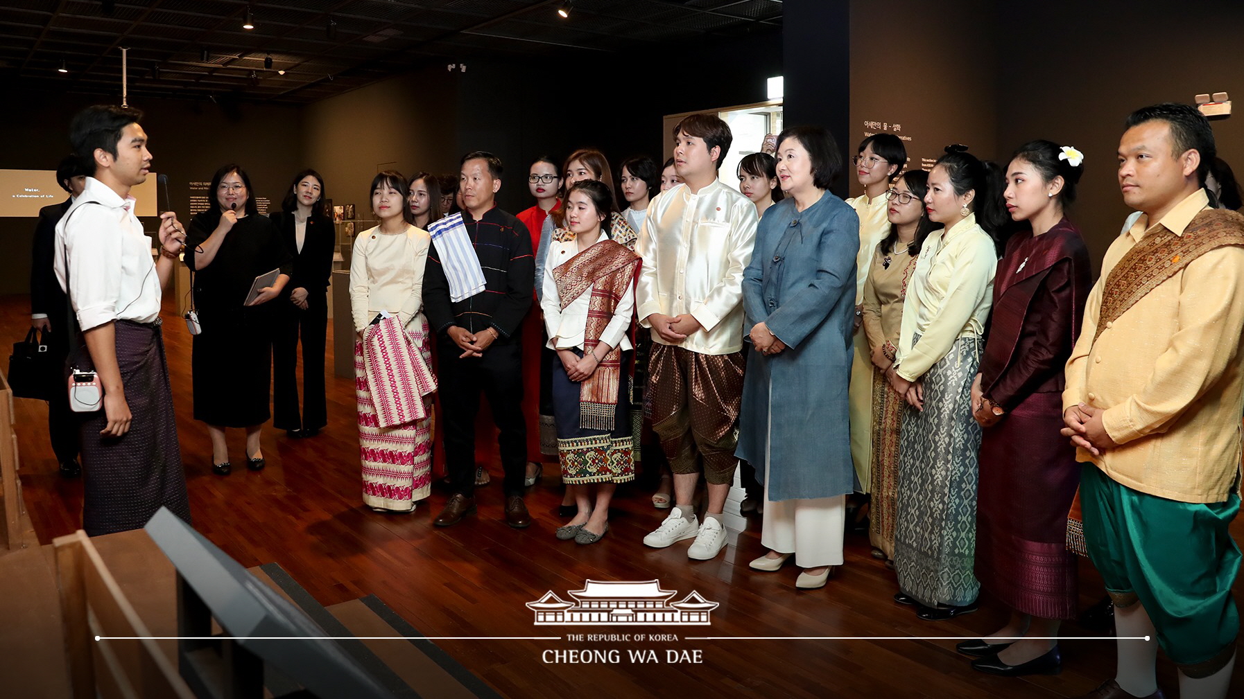 김정숙 여사, 아세안 3개국 유학생 초청 간담회 관련 서면브리핑