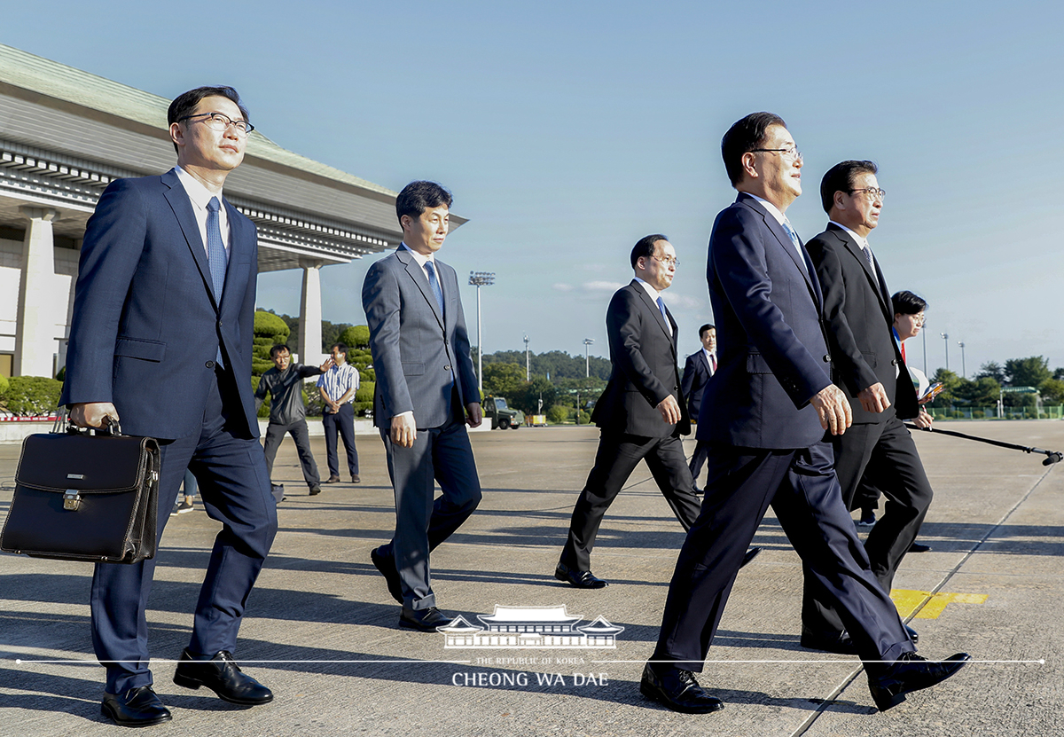2차 대북 특사단 공항 출발