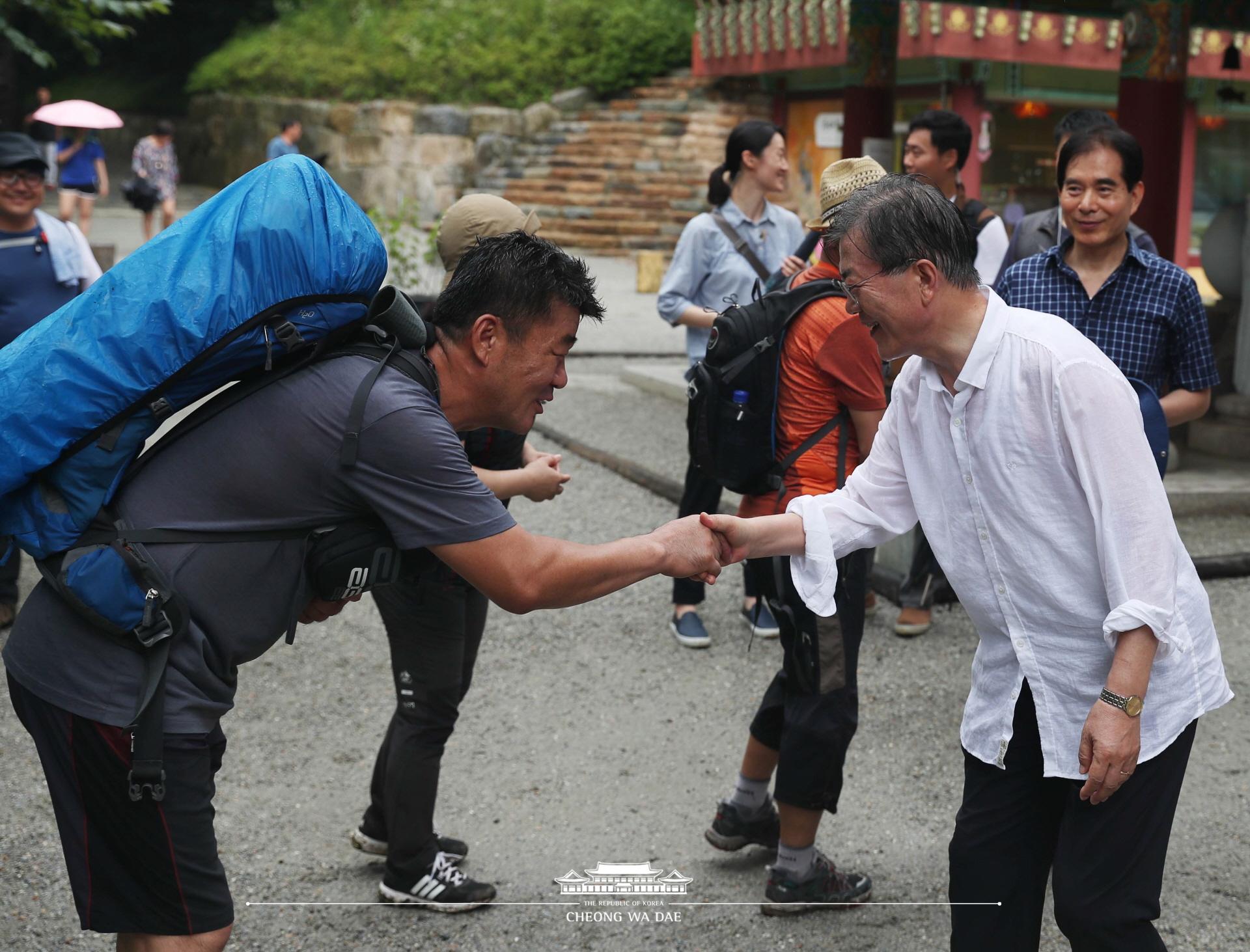 오대산 산행, 시민과의 셀카