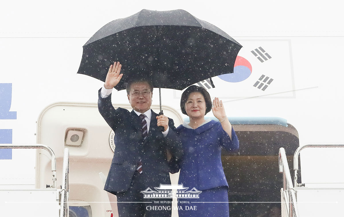 오사카 공항 도착 행사