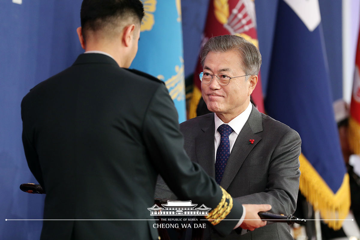 지상작전사령부 창설 부대기 및 준장 진급자 삼정검 수여식