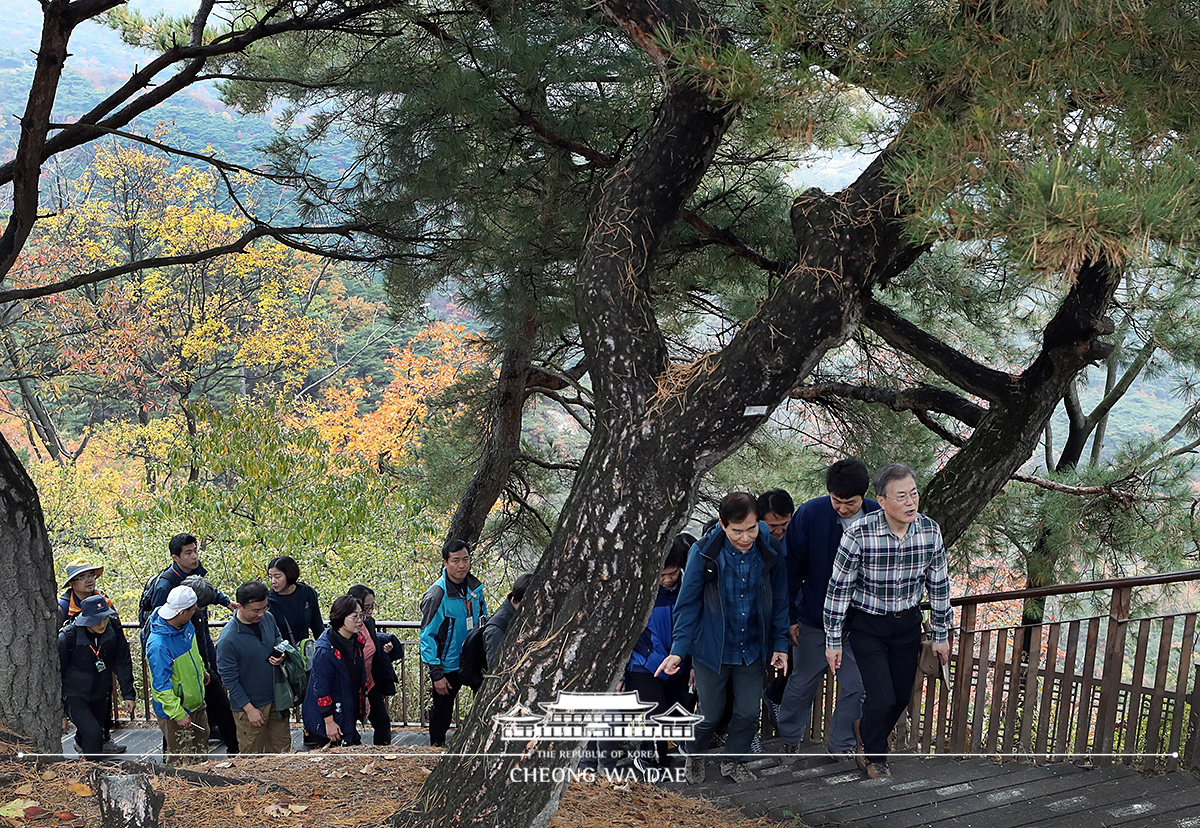 기자단과 북악산 산행