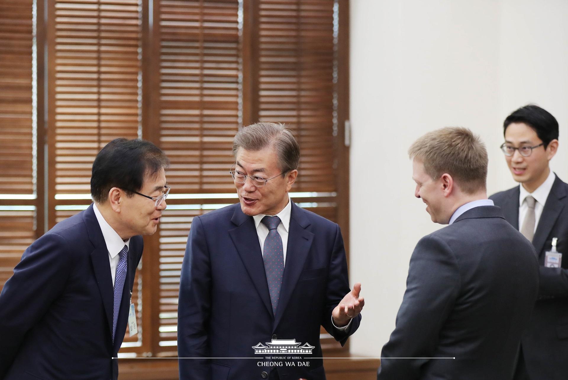 문재인 대통령_미국특사 깜짝방문