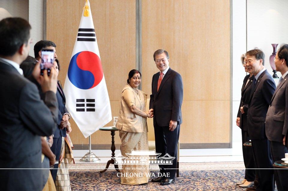 ‘스와라지’ 외교장관 접견