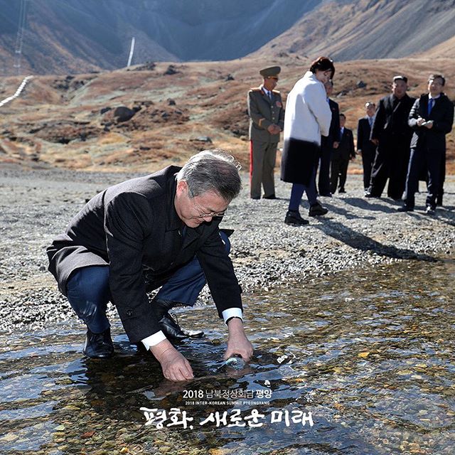 백두산 정상, 장군봉에 올랐습니다