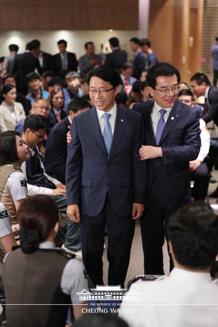 문재인 대통령_인천공항 비정규직 전환 인천공항