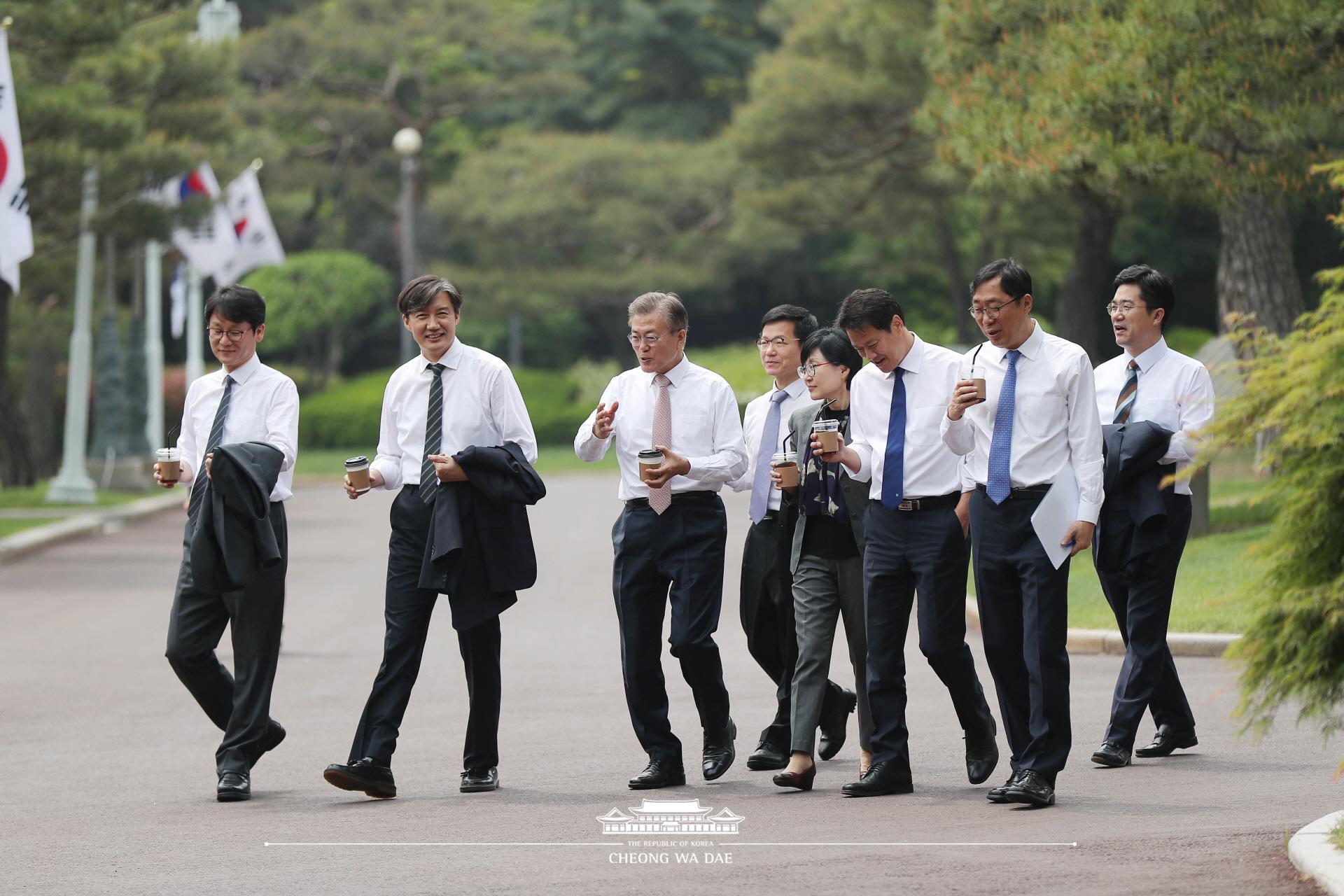 문재인대통령_신임수석비서관산책