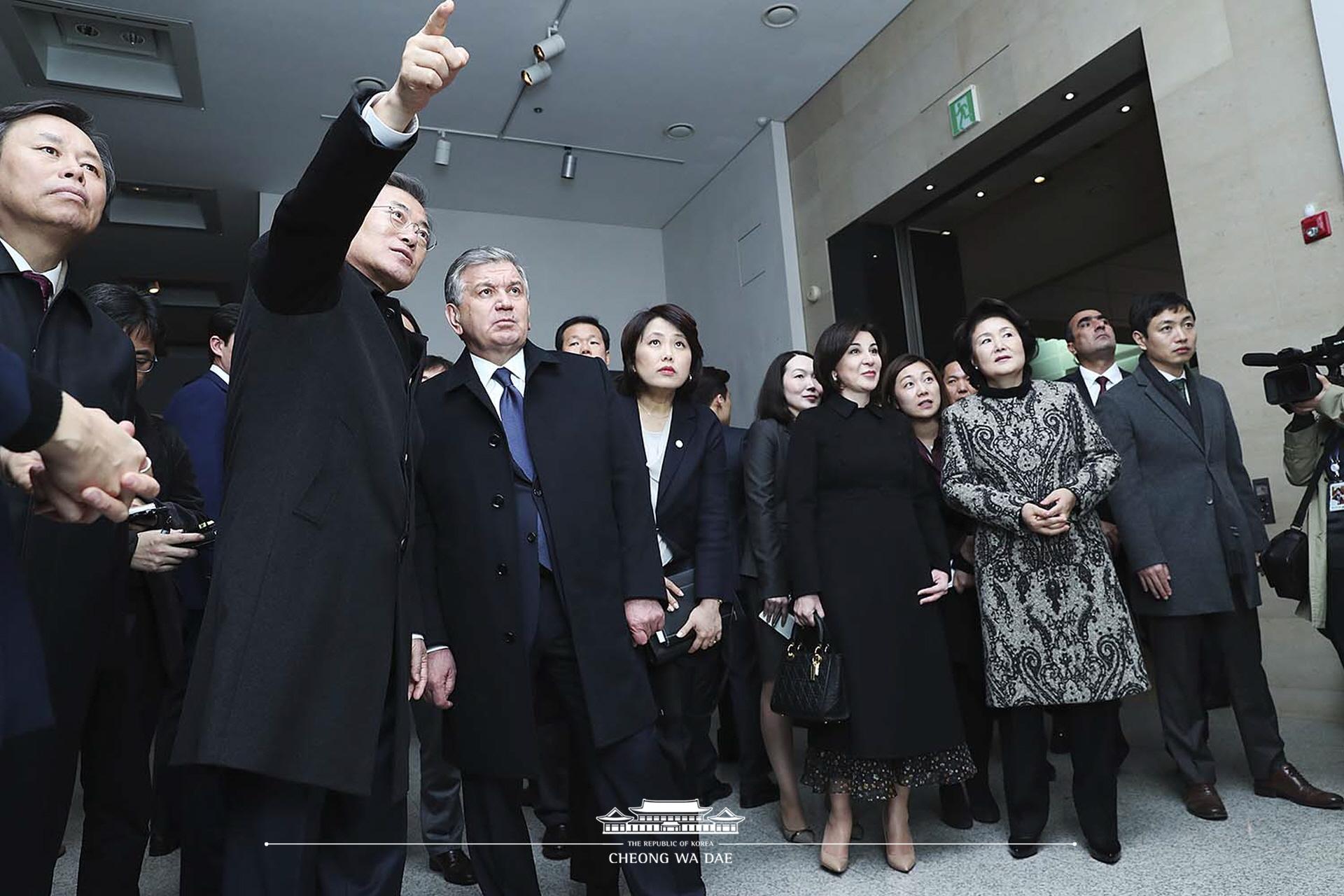 ‘미르지요예프’ 우즈베키스탄 대통령 국빈방한 국립중앙박물관 관람