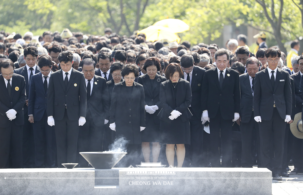 김정숙 여사, 노무현 대통령 서거 10주기 추도식